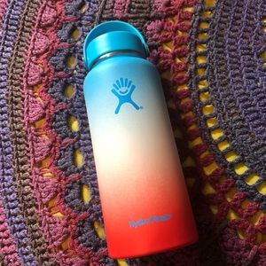 LIMITED EDITION *RETIRED* SNOWCONE HYDROFLASK